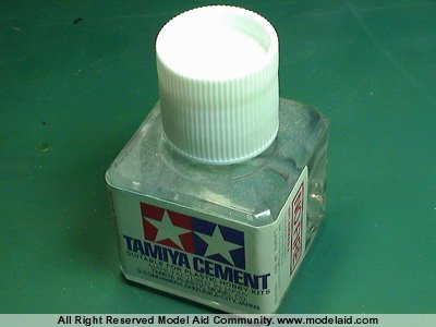타미야 수지/무수지접착제 (Tamiya Plastic Cement/Extra Thin Cement)