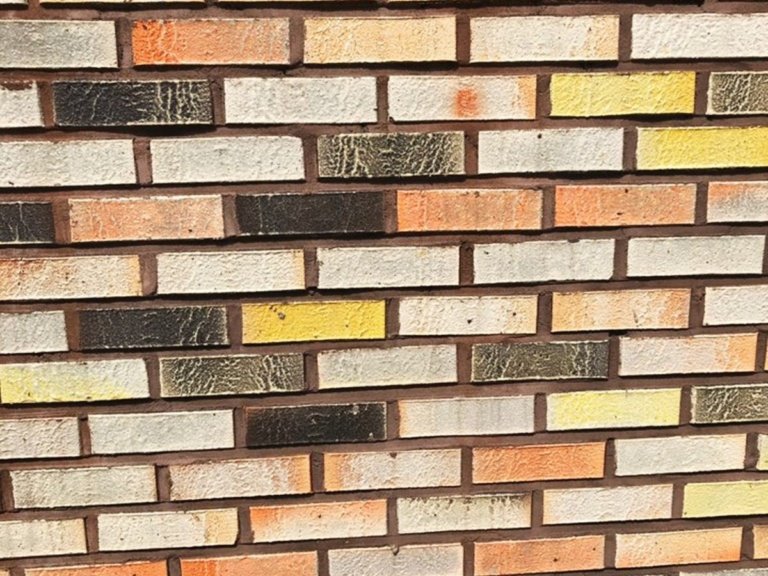 color-of-bricks