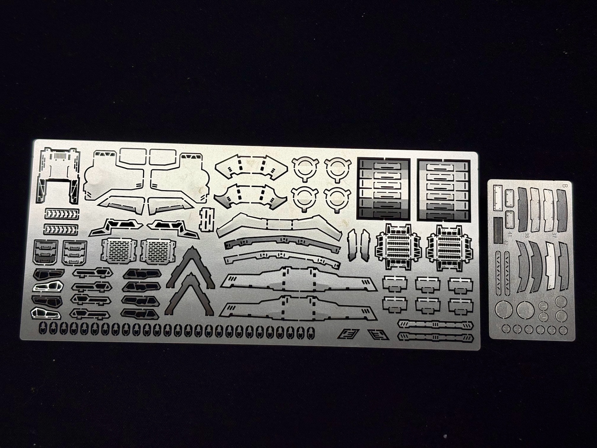 MSN-04 Sazabi Ver. Ka Conversion Kit (E2046 1/100)