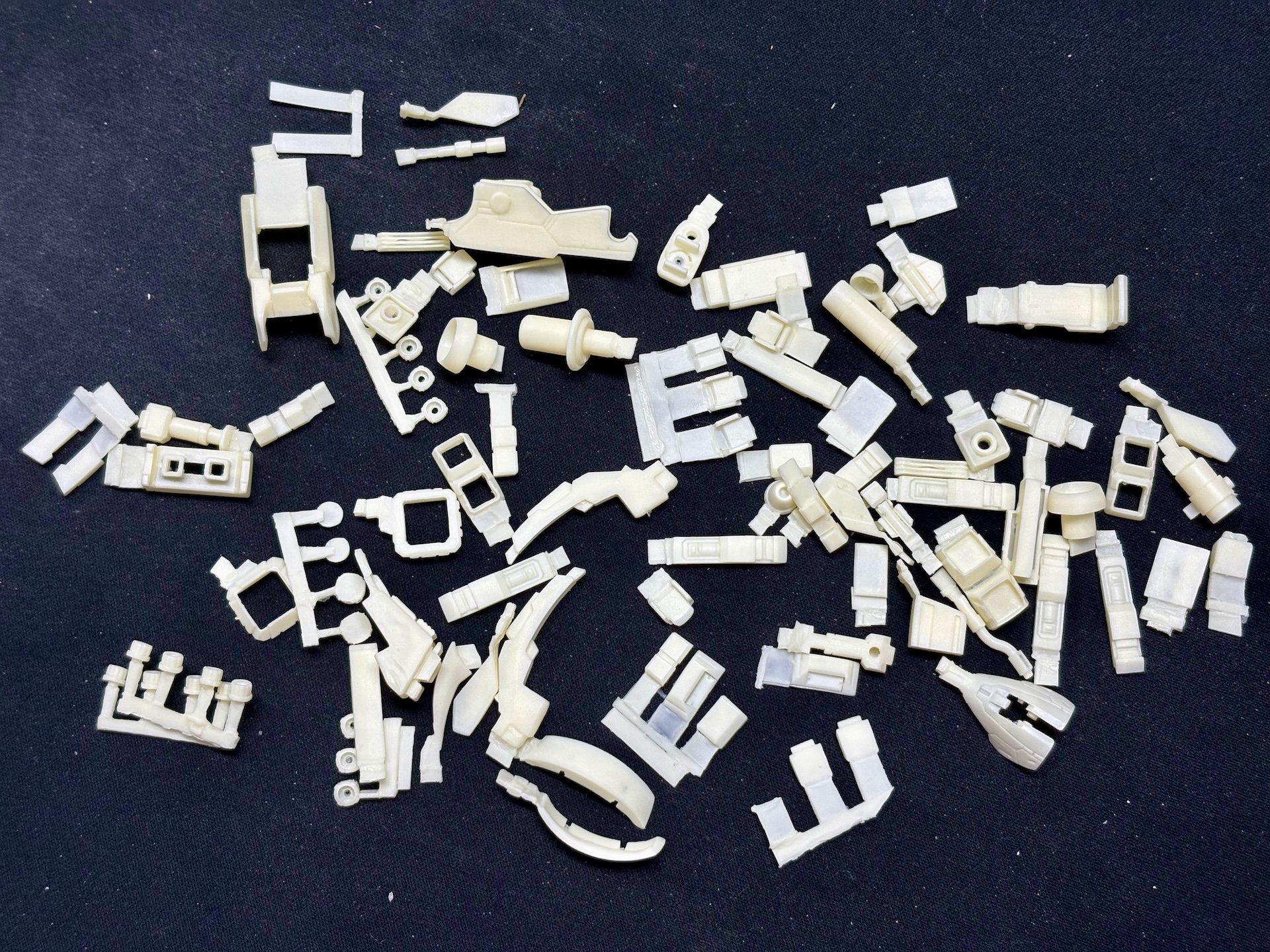 MSN-04 Sazabi Ver. Ka Conversion Kit (E2046 1/100)