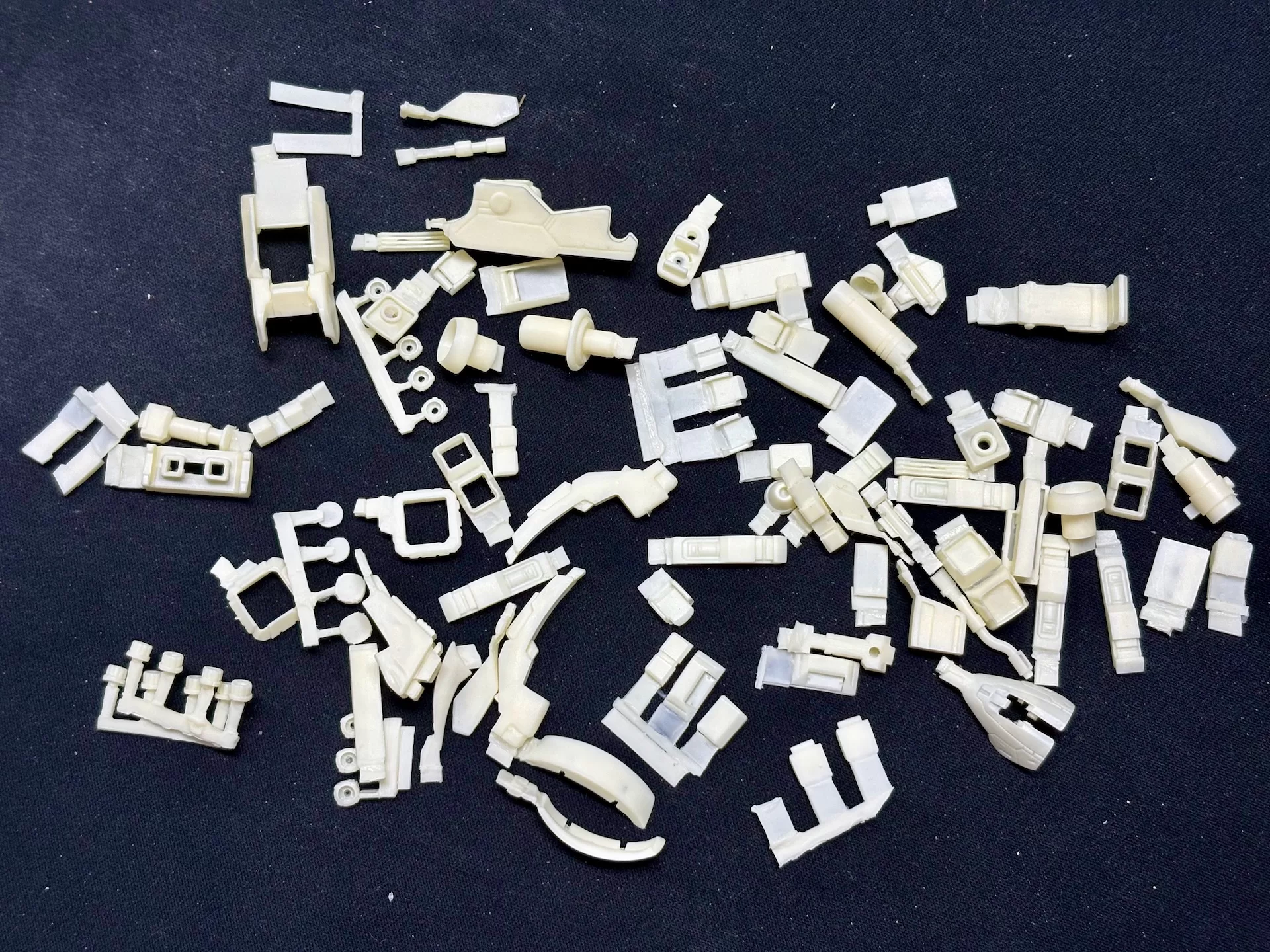 MSN-04 Sazabi Ver. Ka Conversion Kit (E2046 1/100) MSN-04 Sazabi Ver. Ka Conversion Kit (E2046 1/100)