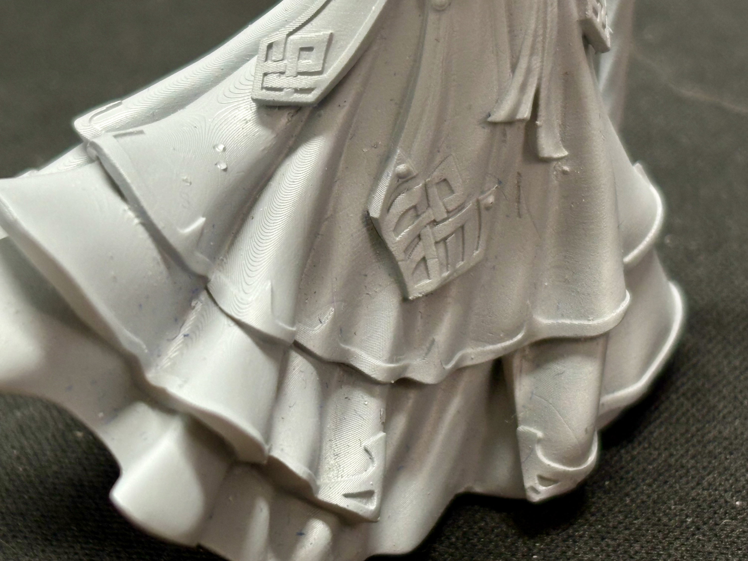 Kythaela, Elf Sorceress (The Beholder Miniatures 58mm)