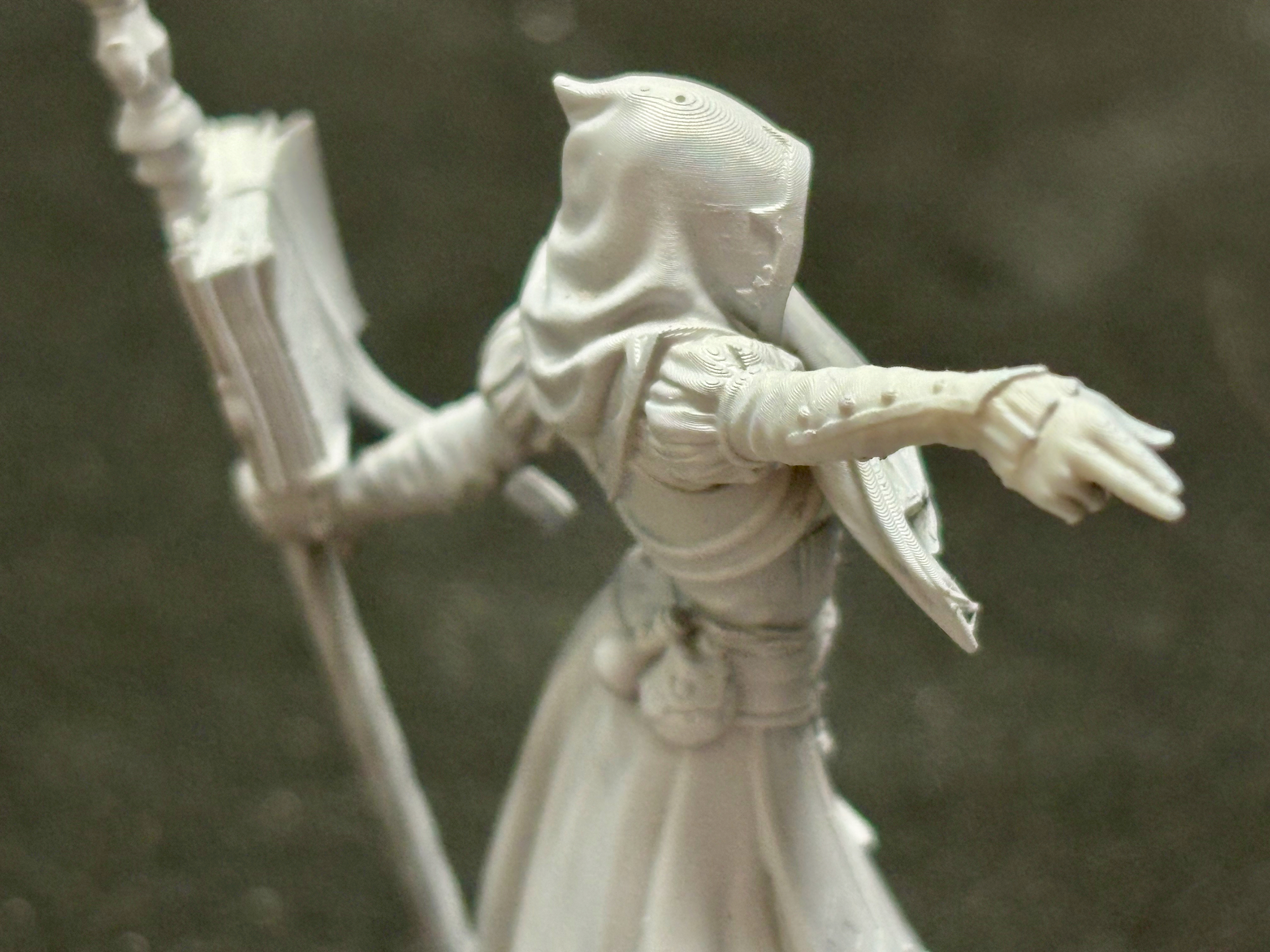 Kythaela, Elf Sorceress (The Beholder Miniatures 58mm)