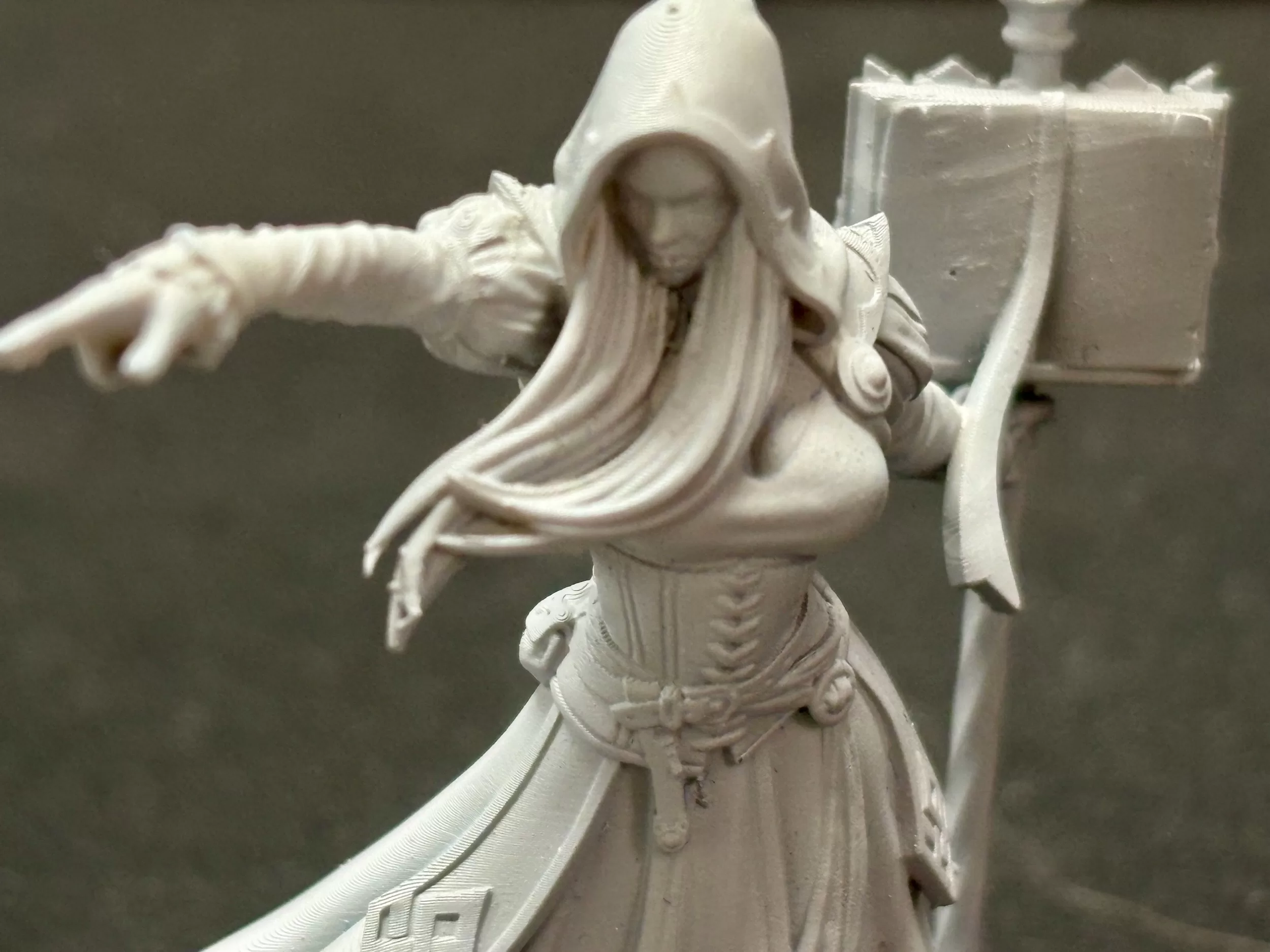 Kythaela, Elf Sorceress (The Beholder Miniatures 58mm) Kythaela, Elf Sorceress (The Beholder Miniatures 58mm)