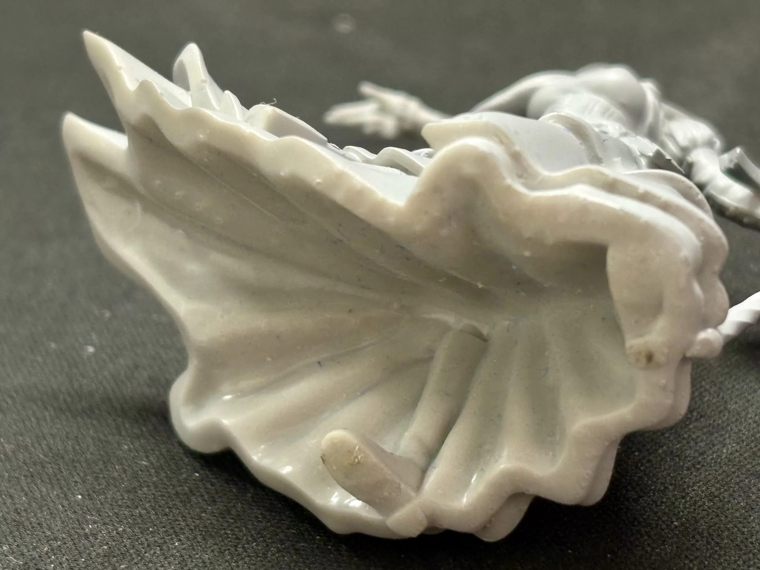 Kythaela, Elf Sorceress (The Beholder Miniatures 58mm) Kythaela, Elf Sorceress (The Beholder Miniatures 58mm)