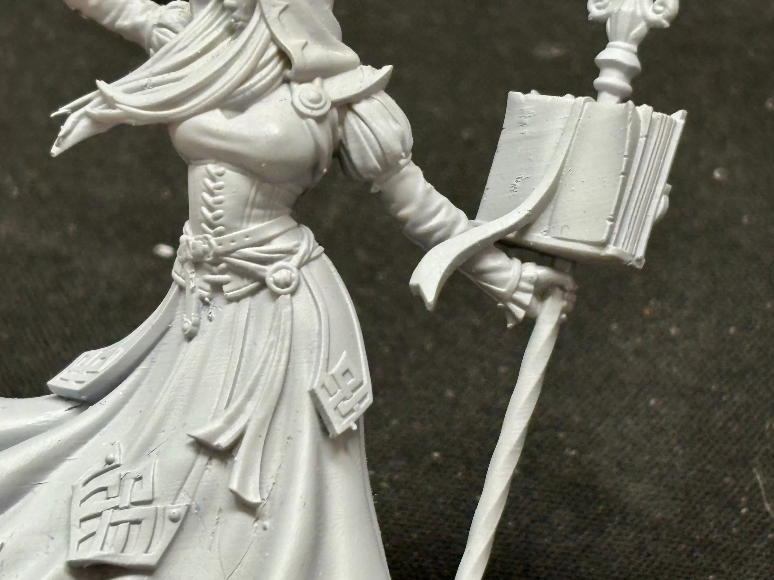 Kythaela, Elf Sorceress (The Beholder Miniatures 58mm) Kythaela, Elf Sorceress (The Beholder Miniatures 58mm)