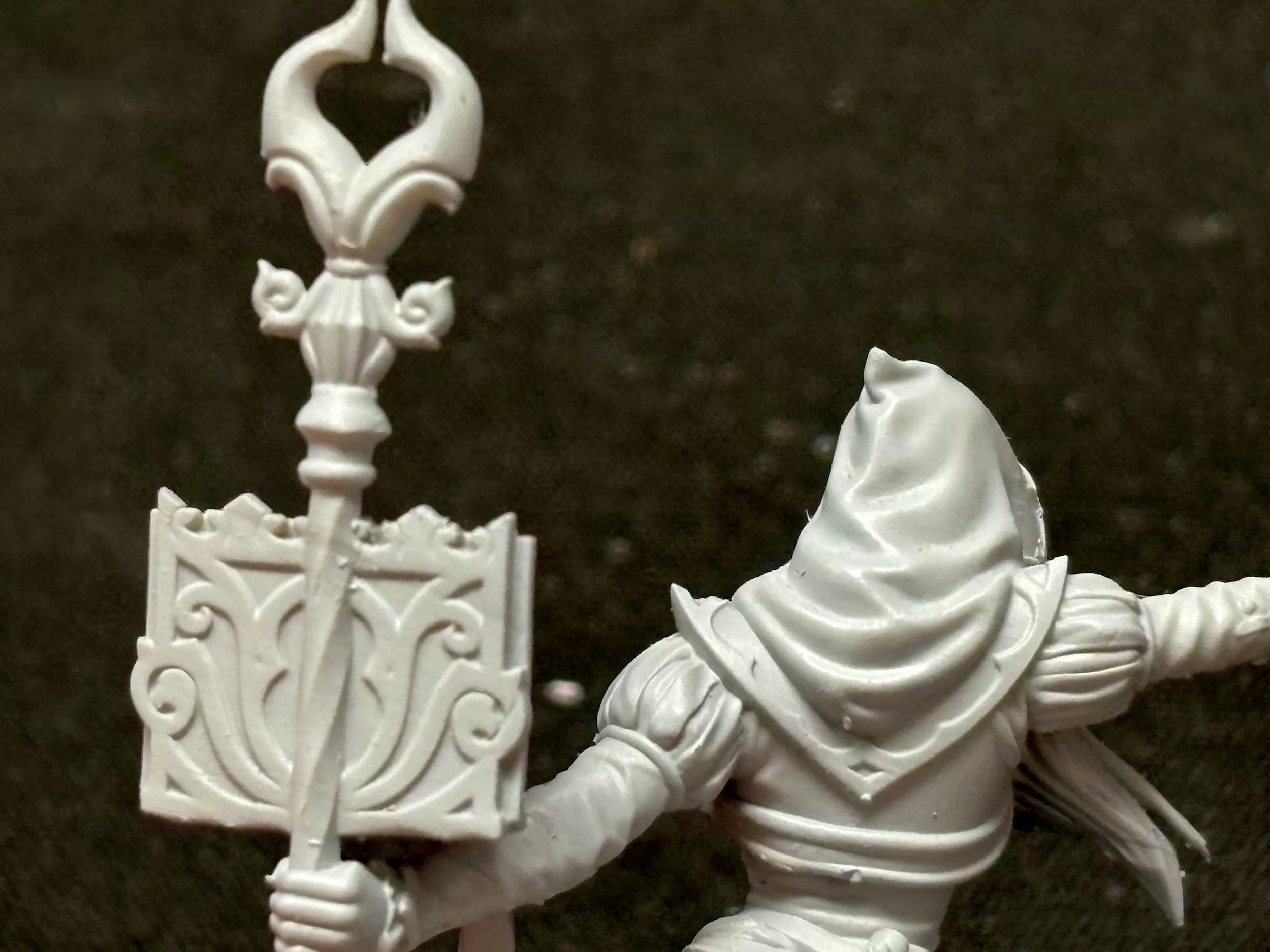 Kythaela, Elf Sorceress (The Beholder Miniatures 58mm) Kythaela, Elf Sorceress (The Beholder Miniatures 58mm)